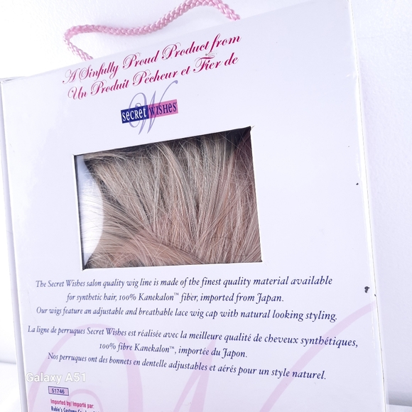 Adult salon quality blond wig ,synthetic hair - Picture 11 of 13